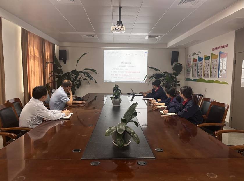 銅基新材料項(xiàng)目“紅色工地”黨支部召開(kāi)宣傳小組會(huì)議 銅基新材料項(xiàng)目“紅色工地”黨支部召開(kāi)宣傳小組會(huì)議